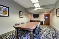 Hampton Inn Rolla Hotels in Saint James