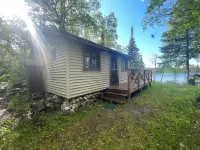 Cabin 3 'Kingfisher' 1 Br, 2 pp, Overlooks Lake, Access to Boats!