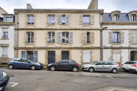 Charming town house completely renovated Отели рядом со станцией GARE SNCF RAILWAY STATION