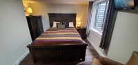 Newly renovated private downstairs cottage Hotels near Nixon & Co. Salon & Boutique