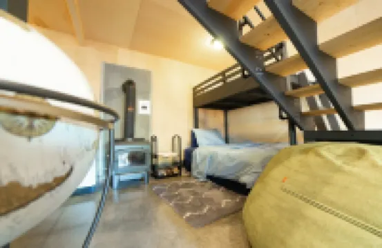 The Hygge House // A Cozy Guest House 15 min from Downtown Hotels in 