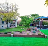 Cute house, big private shaded yard, cul-de-sac, close to ALL entertainment! Hotels near T-Mobile