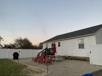 The Brass Crab - Check in/out any day!