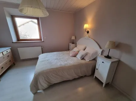 Spacious and peaceful apartment in house