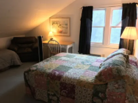 RYAN'S ACADIA CARRIAGE HOUSE - 2 1/2 mi. from town, 1 mi. to Eagle Lake!