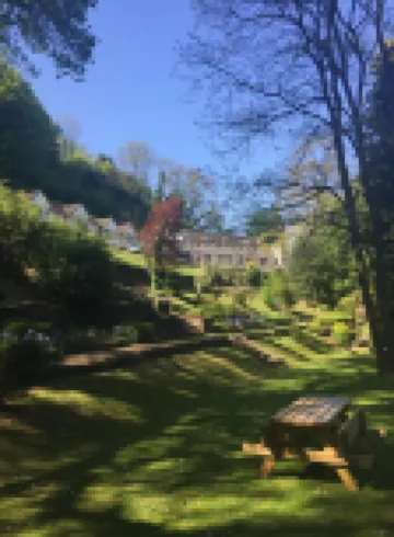 A terraced mews cottage close to the banks of the River Wye with beautiful views Hotels in 