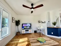 Downtown Grand Haven stylish retreat Hotel a Grand Haven