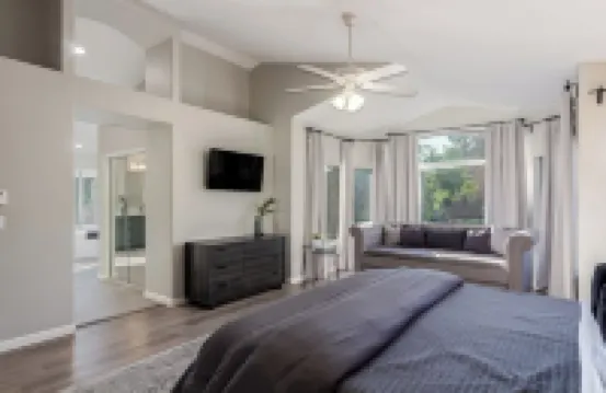 Luxurious Desert Escape 6-Bedroom, 3 Bathroom with Heated Pool Sleeps 18!