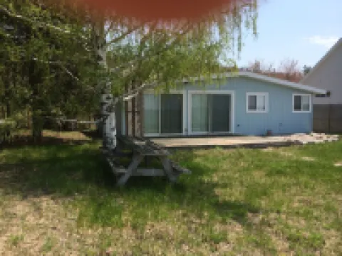 Cute Lakefront Cottage on Lake Michigan. 奧希阿納縣酒店