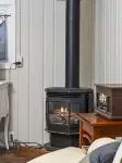 Cozy 2 Bedroom Cabin Right down the Road from TippyDam, Hiking, Crystal Mountain