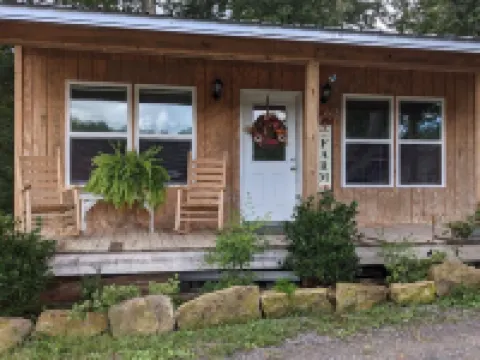 Cozy Cottage on Our Private Lake and 75 Wooded Acres Hotels in Sequatchie County
