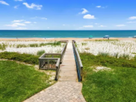 622 Oceanfront Surf Villa: Calm & Cozy Retreat with Vintage Charm by the Sea Hoteles en Sawgrass