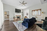 Luxe 5BD Home, Heated Pool, Game Room, King Beds, Family-Friendly