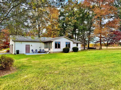 Foster Lodge at Green River Lake- Pet Friendly & NO Cleaning Fees! Hotel di Taylor County