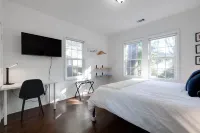 Historical Central Garden’s Retreat Hotels near Stax Museum of American Soul Music