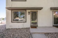 ⤃ Colorado Hideaway! 2 BR, 1.5 Bath w/AC Sleeps 6!