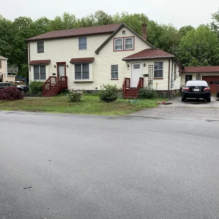 Cozy new efficiency close to beach and shopping