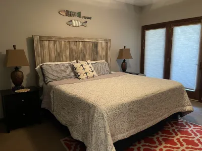 Newport 102- Ground Floor condo with a fabulous lake view