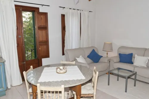 COMFORTABLE APARTMENT