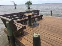 Fantastic WATERFRONT house with BEAUTIFUL VIEWS OF THE ALBEMARLE SOUND. Relaxing