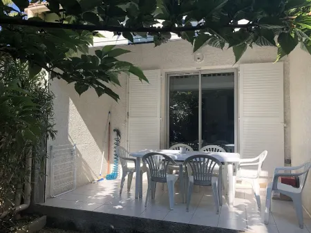 Villa with swimming pool - 6 people - WIFI - Air conditioning - see video
