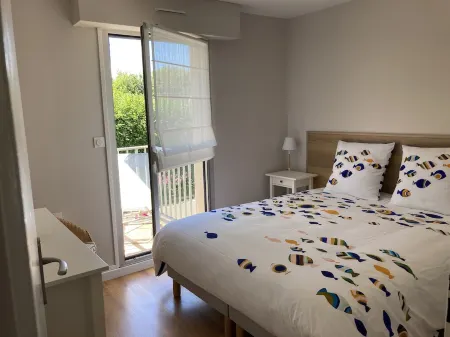 Beautiful sea view apartment 300 m from the beach