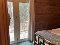 Private Upper Peninsula River Cabin / Sleeps 6 / Fishing / Hiking & Relaxing Hotels in L'Anse Township