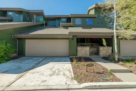 Cozy Lakeside Deer Valley 3+ bdrm/Sleeps 8