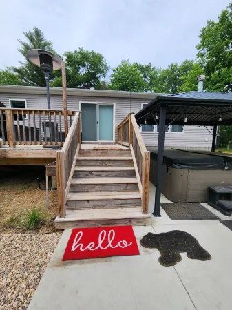 Cozy Cabin with a Hot Tub!