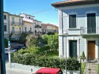 Apartment near the sea with garage