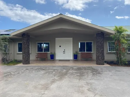 Private & Beautiful home on 1 acre close to airport, beach, & Kailua-Kona town