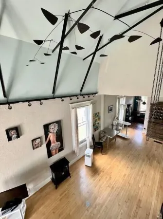 Vaulted Loft in Historic Bank on Hertel King Bed + Walk to Shops
