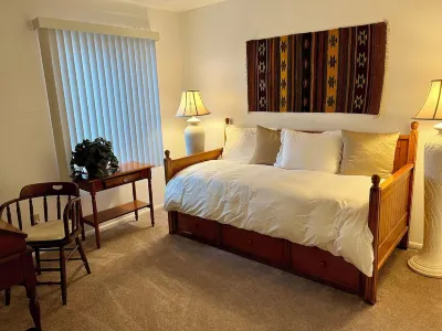 Hill’s Southwest Sierra Retreat LLC St. 앤드류 더 아포슬 카톨릭 처치 주변 호텔