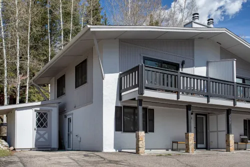 Luxury Vail 3bd/2ba w/ Hot Tub!