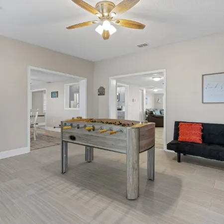 Remodeled Lake Front Pool Home! Sleeps 13! Bring dogs and kids!