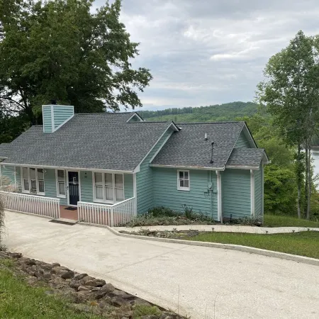 Little Buck Bungalow - Deerfield Lake View Home on Norris Lake