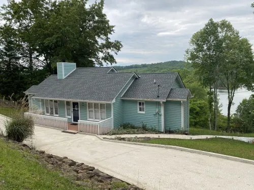 Little Buck Bungalow - Deerfield Lake View Home on Norris Lake Hotels in Campbell County
