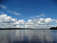 Pet-Friendly Charmer On Dam Lake With Air-Conditioning!