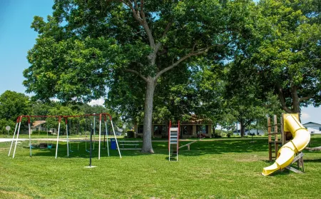 The Honey Hive - Dog Friendly w/ Golf Cart, Game Room, and Pool Access