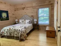 Available Just BEE🐝Log Cabin"-Stunning, peaceful, NEW , -10 min to Dwtn Ashe
