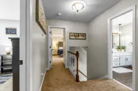 Relaxing Getaway w/ Salt Pool,HotTub,Fire Pit, Foosball. Private Luxury / HPU