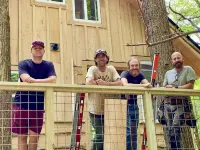 Treehouse With Hot Tub Close to Sunday River!