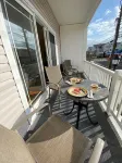 NEW! Corner Townhouse: 3BR, 2 balcony home, 2 blocks to beach!