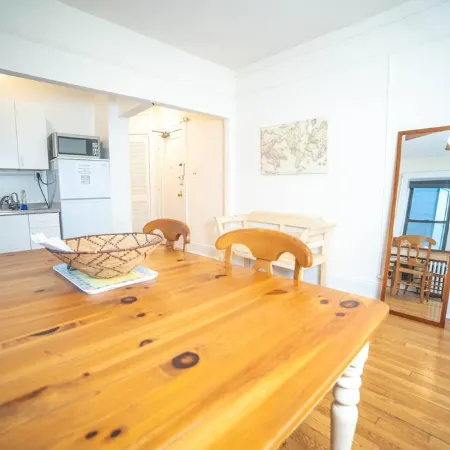 Cozy apartment in beautiful midtown Hoboken! Отели рядом с достопримечательностью «Washington St»