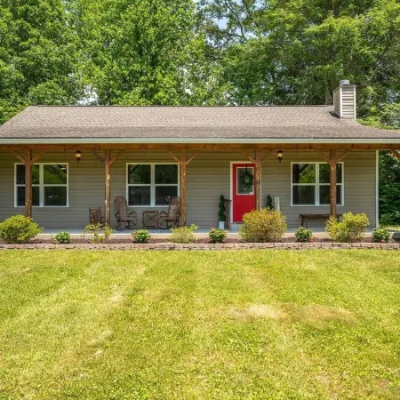 Mountain Lux Home - 5 Mins to Downtown Brevard & 8 Mins Pisgah National Forest!