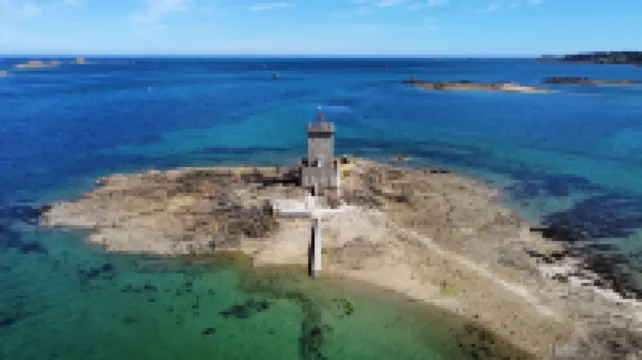 South-Facing Sea View Apartment in Carantec