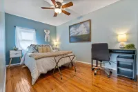 Lombardi's Lodge: 4BR Home 5min Walk to Lambeau