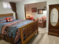 Country Living Private Apt w/Mini Petting Zoo