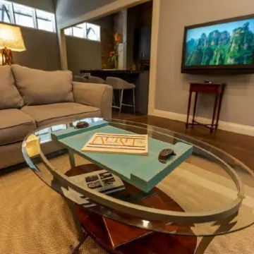 Incognito #3 : located 1 block from The Scotsman