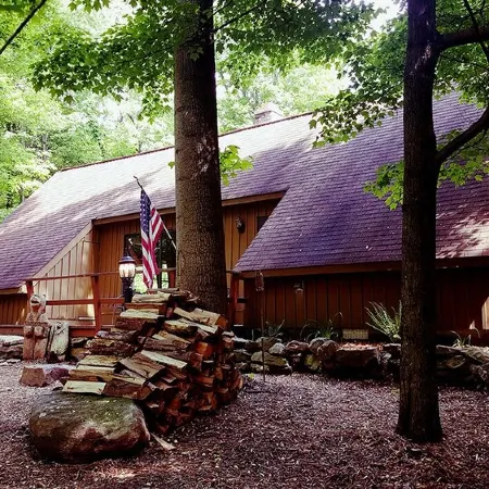 Seven Springs Cabin - Bear Claw Chalet - Authentic, Pet Friendly Log Cabin